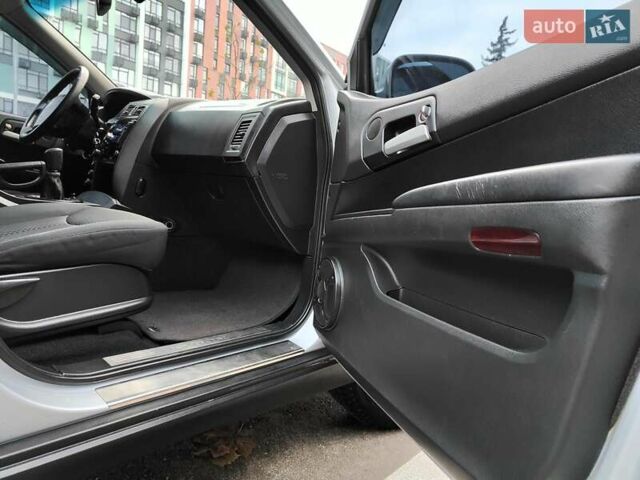 Серый Cанг Йонг Кирон, объемом двигателя 2.3 л и пробегом 163 тыс. км за 5990 $, фото 47 на Automoto.ua