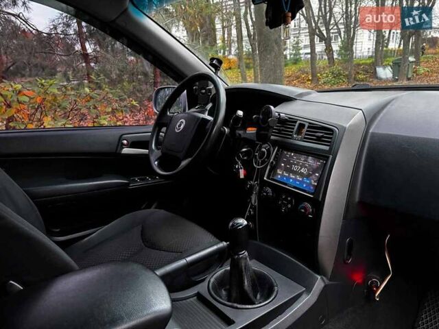 Серый Cанг Йонг Кирон, объемом двигателя 2 л и пробегом 220 тыс. км за 8390 $, фото 27 на Automoto.ua