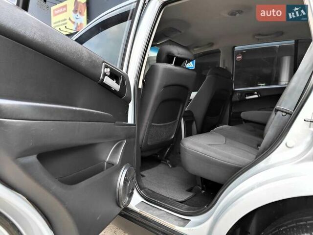 Серый Cанг Йонг Кирон, объемом двигателя 2.3 л и пробегом 163 тыс. км за 5990 $, фото 41 на Automoto.ua