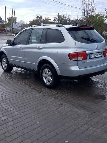 Cанг Йонг Kyron 2010 у Умани на Automoto.ua Сірий Cанг Йонг Kyron, об'ємом двигуна 2 л та пробігом 218 тис. км за 6900 $, фото 4 на Automoto.ua