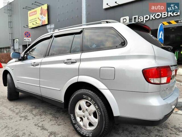 Серый Cанг Йонг Кирон, объемом двигателя 2.3 л и пробегом 163 тыс. км за 5990 $, фото 13 на Automoto.ua