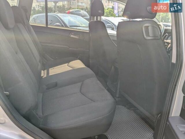 Серый Cанг Йонг Кирон, объемом двигателя 2 л и пробегом 217 тыс. км за 8900 $, фото 22 на Automoto.ua