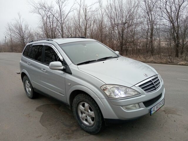 Сірий Cанг Йонг Kyron, об'ємом двигуна 2 л та пробігом 177 тис. км за 7500 $, фото 2 на Automoto.ua