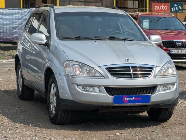Серый Cанг Йонг Кирон, объемом двигателя 2 л и пробегом 217 тыс. км за 8900 $, фото 2 на Automoto.ua