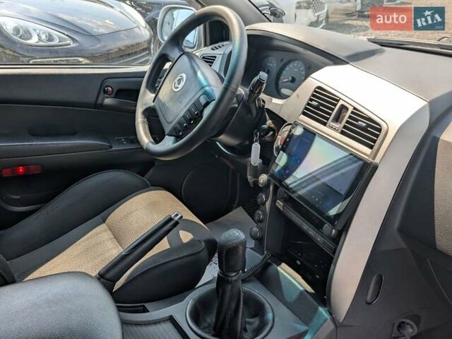 Серый Cанг Йонг Кирон, объемом двигателя 2 л и пробегом 217 тыс. км за 8900 $, фото 24 на Automoto.ua