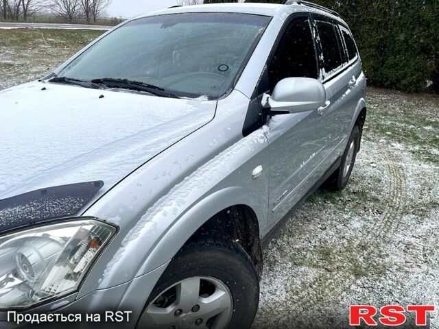 Серый Cанг Йонг Кирон, объемом двигателя 2 л и пробегом 200 тыс. км за 9000 $, фото 11 на Automoto.ua