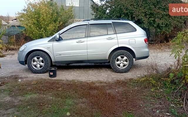 Сірий Cанг Йонг Kyron, об'ємом двигуна 2 л та пробігом 170 тис. км за 8000 $, фото 1 на Automoto.ua