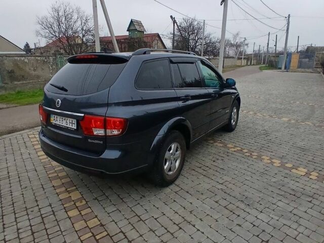 Серый Cанг Йонг Кирон, объемом двигателя 2 л и пробегом 200 тыс. км за 7800 $, фото 3 на Automoto.ua