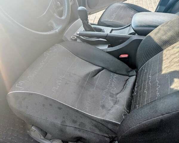 Серый Cанг Йонг Кирон, объемом двигателя 2 л и пробегом 130 тыс. км за 9400 $, фото 9 на Automoto.ua