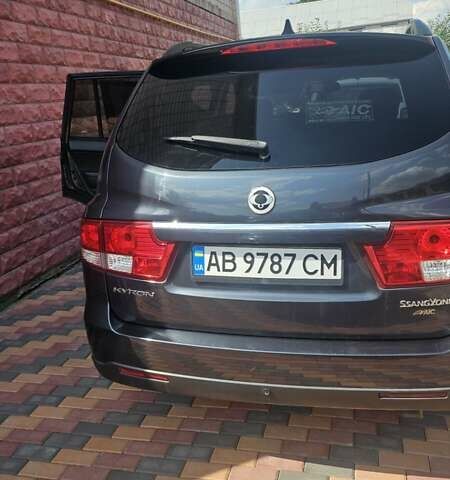 Серый Cанг Йонг Кирон, объемом двигателя 2 л и пробегом 150 тыс. км за 10000 $, фото 7 на Automoto.ua