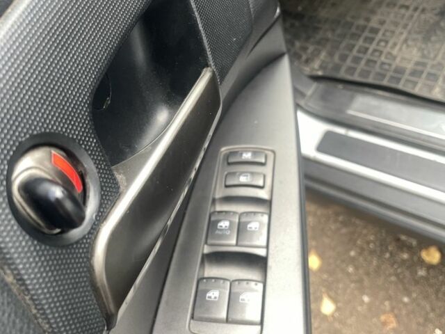 Серый Cанг Йонг Кирон, объемом двигателя 2 л и пробегом 125 тыс. км за 8500 $, фото 20 на Automoto.ua