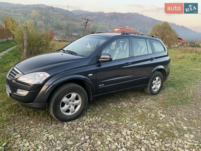 Сірий Cанг Йонг Kyron, об'ємом двигуна 2.3 л та пробігом 136 тис. км за 10000 $, фото 2 на Automoto.ua