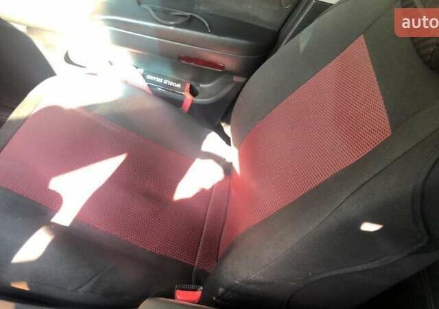 Серый Cанг Йонг Кирон, объемом двигателя 2 л и пробегом 83 тыс. км за 11800 $, фото 4 на Automoto.ua