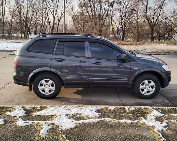 Серый Cанг Йонг Кирон, объемом двигателя 2.3 л и пробегом 126 тыс. км за 9700 $, фото 3 на Automoto.ua