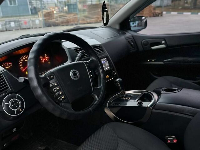 Синій Cанг Йонг Kyron, об'ємом двигуна 2 л та пробігом 113 тис. км за 6499 $, фото 4 на Automoto.ua