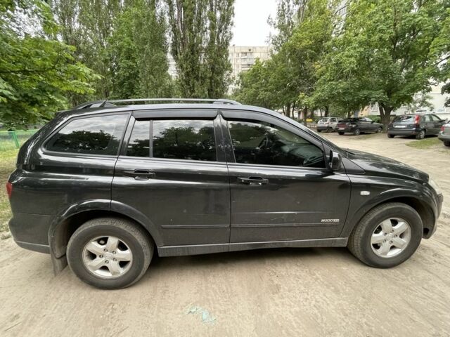 Черный Cанг Йонг Муссо, объемом двигателя 2 л и пробегом 234 тыс. км за 7500 $, фото 4 на Automoto.ua