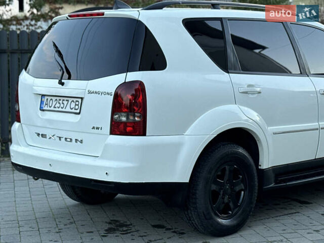 Білий Cанг Йонг Rexton, об'ємом двигуна 2.7 л та пробігом 245 тис. км за 7850 $, фото 17 на Automoto.ua