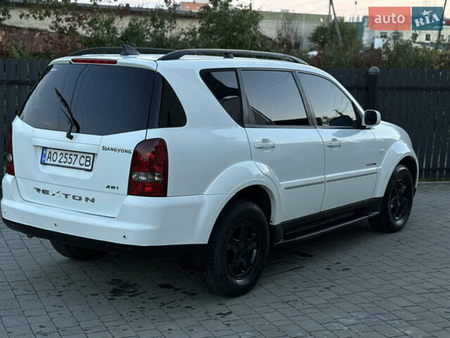 Білий Cанг Йонг Rexton, об'ємом двигуна 2.7 л та пробігом 245 тис. км за 7850 $, фото 12 на Automoto.ua