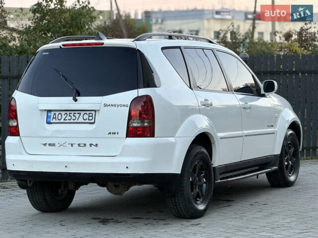 Білий Cанг Йонг Rexton, об'ємом двигуна 2.7 л та пробігом 245 тис. км за 7850 $, фото 18 на Automoto.ua