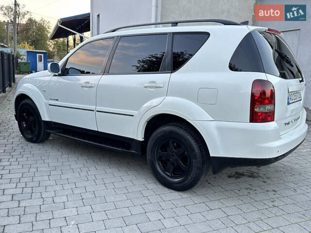 Білий Cанг Йонг Rexton, об'ємом двигуна 2.7 л та пробігом 245 тис. км за 7850 $, фото 15 на Automoto.ua