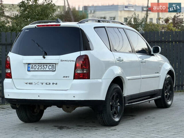 Білий Cанг Йонг Rexton, об'ємом двигуна 2.7 л та пробігом 245 тис. км за 7850 $, фото 14 на Automoto.ua