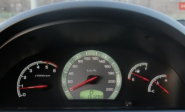 Білий Cанг Йонг Rexton, об'ємом двигуна 2.7 л та пробігом 151 тис. км за 10800 $, фото 20 на Automoto.ua