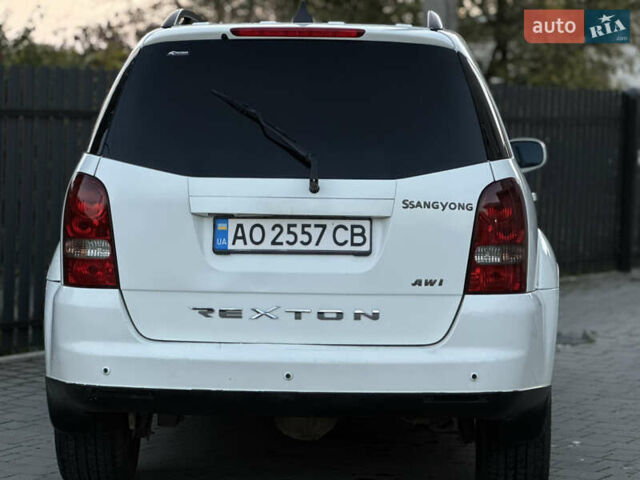 Білий Cанг Йонг Rexton, об'ємом двигуна 2.7 л та пробігом 245 тис. км за 7850 $, фото 19 на Automoto.ua