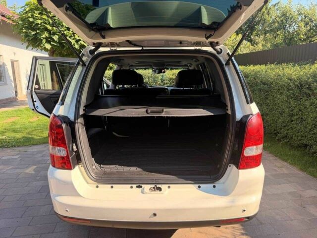 Білий Cанг Йонг Rexton, об'ємом двигуна 2.7 л та пробігом 110 тис. км за 9835 $, фото 6 на Automoto.ua