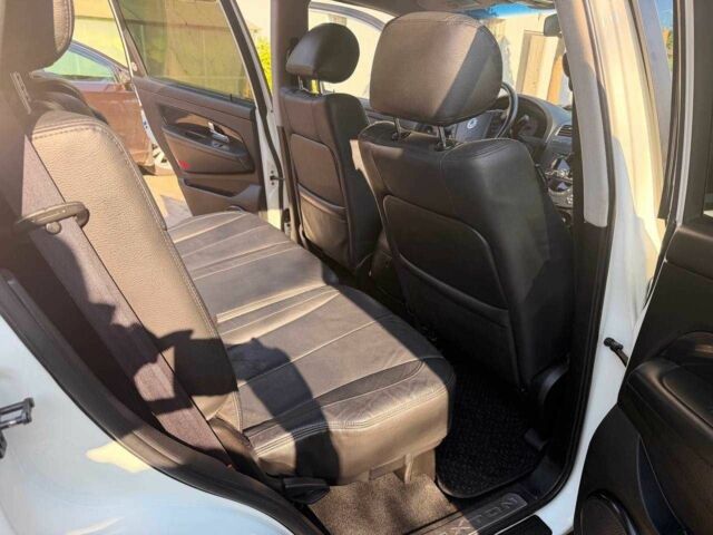 Білий Cанг Йонг Rexton, об'ємом двигуна 2.7 л та пробігом 110 тис. км за 9835 $, фото 11 на Automoto.ua