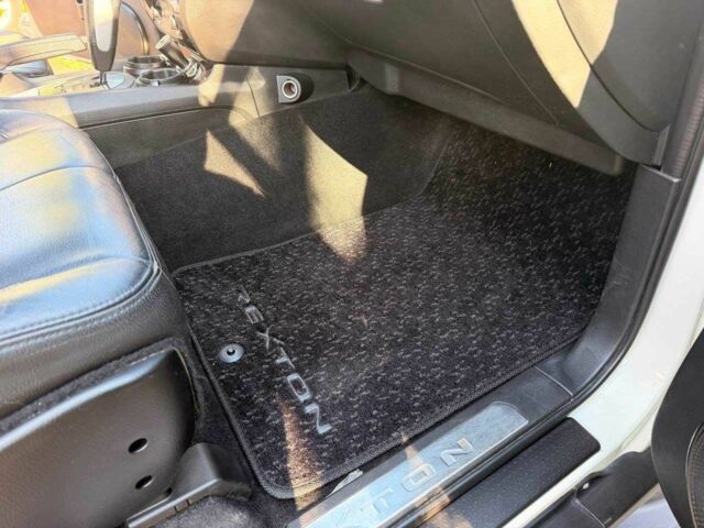Білий Cанг Йонг Rexton, об'ємом двигуна 2.7 л та пробігом 110 тис. км за 9835 $, фото 13 на Automoto.ua