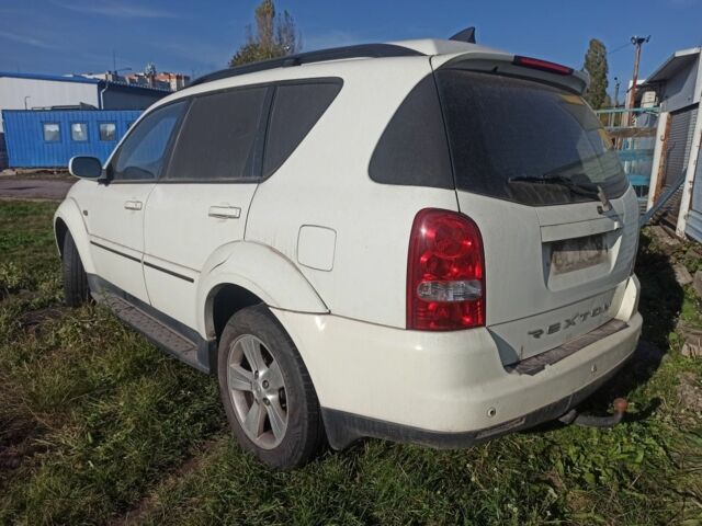 Cанг Йонг Рекстон 2011 в Хмельницком на Automoto.ua Белый Cанг Йонг Рекстон, объемом двигателя 2.7 л и пробегом 344 тыс. км за 4082 $, фото 2 на Automoto.ua