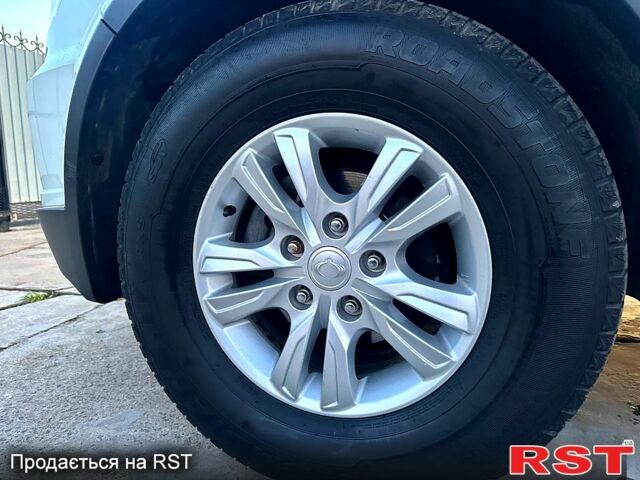 Белый Cанг Йонг Рекстон, объемом двигателя 2.7 л и пробегом 266 тыс. км за 12500 $, фото 9 на Automoto.ua