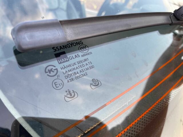 Белый Cанг Йонг Рекстон, объемом двигателя 2.7 л и пробегом 162 тыс. км за 12500 $, фото 19 на Automoto.ua