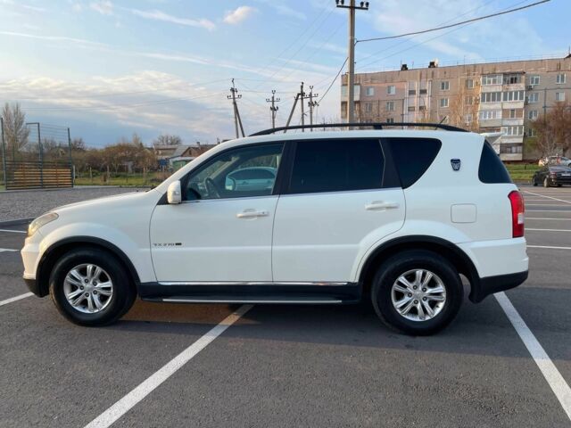 Белый Cанг Йонг Рекстон, объемом двигателя 2.7 л и пробегом 162 тыс. км за 12500 $, фото 10 на Automoto.ua