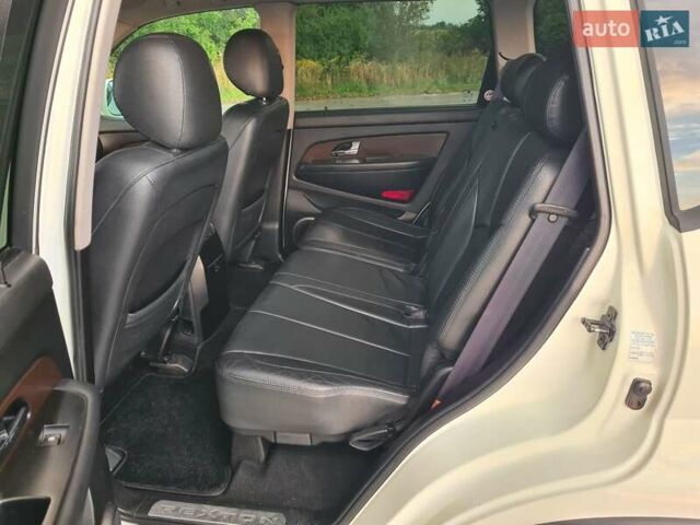Білий Cанг Йонг Rexton, об'ємом двигуна 2.7 л та пробігом 255 тис. км за 9955 $, фото 12 на Automoto.ua