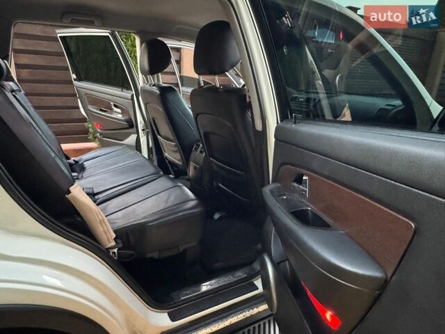 Білий Cанг Йонг Rexton, об'ємом двигуна 2.7 л та пробігом 116 тис. км за 12300 $, фото 27 на Automoto.ua