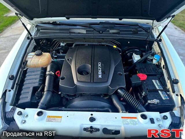 Белый Cанг Йонг Рекстон, объемом двигателя 2.7 л и пробегом 266 тыс. км за 12500 $, фото 8 на Automoto.ua