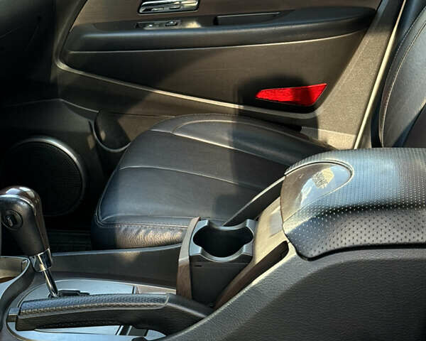 Белый Cанг Йонг Рекстон, объемом двигателя 2.7 л и пробегом 273 тыс. км за 13750 $, фото 35 на Automoto.ua