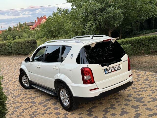 Білий Cанг Йонг Rexton, об'ємом двигуна 2.7 л та пробігом 115 тис. км за 12300 $, фото 11 на Automoto.ua