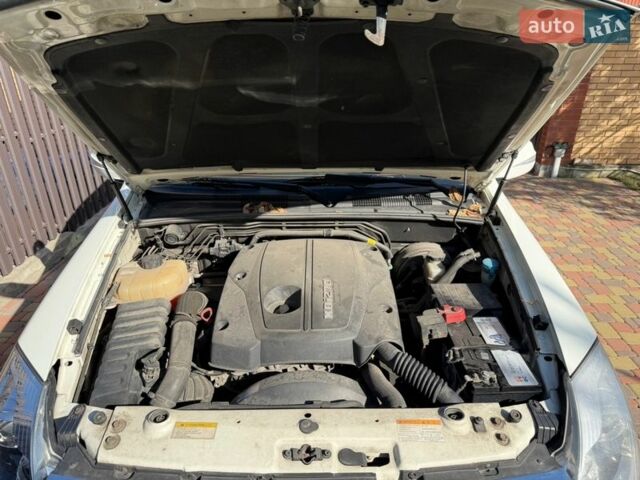 Белый Cанг Йонг Рекстон, объемом двигателя 2.7 л и пробегом 167 тыс. км за 12500 $, фото 59 на Automoto.ua