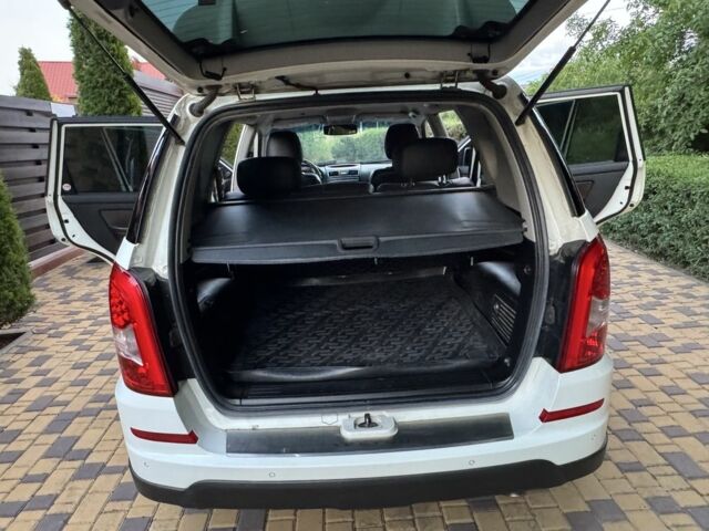 Білий Cанг Йонг Rexton, об'ємом двигуна 2.7 л та пробігом 115 тис. км за 12300 $, фото 21 на Automoto.ua