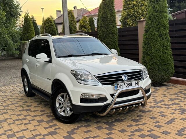 Білий Cанг Йонг Rexton, об'ємом двигуна 2.7 л та пробігом 115 тис. км за 12300 $, фото 17 на Automoto.ua