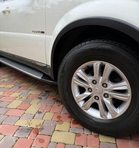 Белый Cанг Йонг Рекстон, объемом двигателя 2.7 л и пробегом 167 тыс. км за 12500 $, фото 12 на Automoto.ua