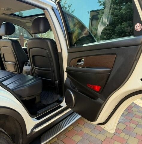 Белый Cанг Йонг Рекстон, объемом двигателя 2.7 л и пробегом 167 тыс. км за 12500 $, фото 33 на Automoto.ua