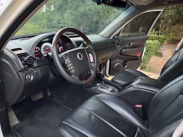 Білий Cанг Йонг Rexton, об'ємом двигуна 2.7 л та пробігом 115 тис. км за 12300 $, фото 23 на Automoto.ua