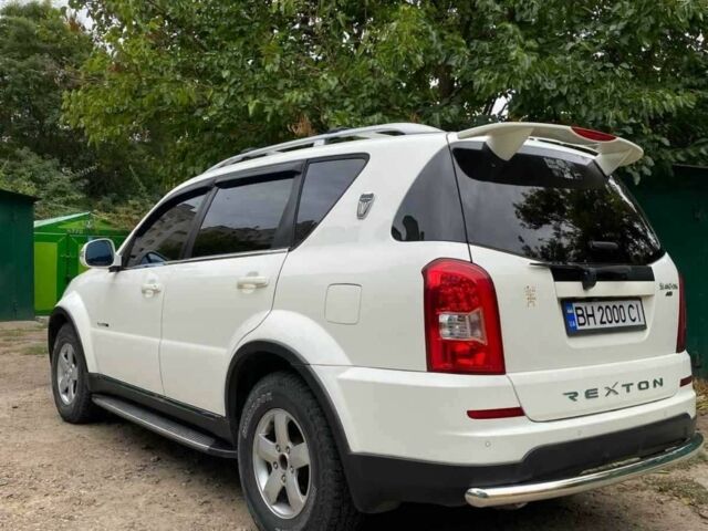 Білий Cанг Йонг Rexton, об'ємом двигуна 2.7 л та пробігом 170 тис. км за 12299 $, фото 7 на Automoto.ua
