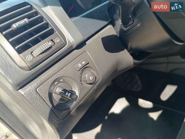 Білий Cанг Йонг Rexton, об'ємом двигуна 2 л та пробігом 232 тис. км за 10299 $, фото 29 на Automoto.ua