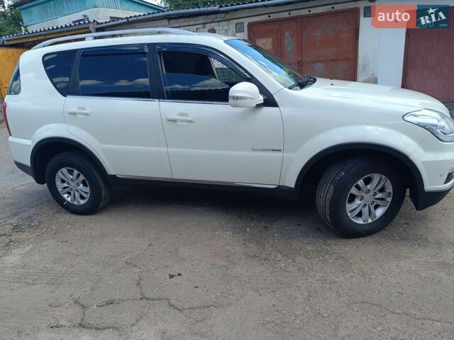 Білий Cанг Йонг Rexton, об'ємом двигуна 2 л та пробігом 232 тис. км за 10299 $, фото 1 на Automoto.ua