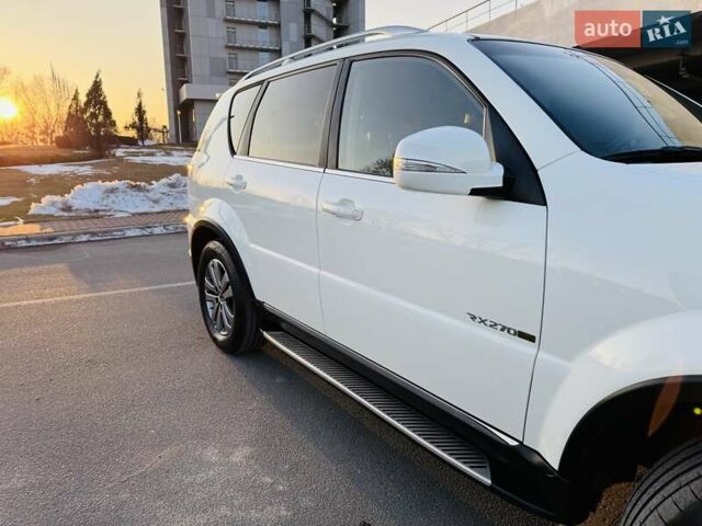 Белый Cанг Йонг Рекстон, объемом двигателя 2.7 л и пробегом 175 тыс. км за 11100 $, фото 36 на Automoto.ua