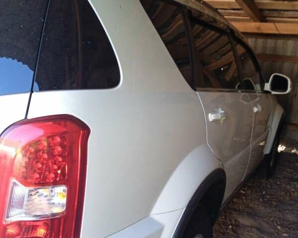 Белый Cанг Йонг Рекстон, объемом двигателя 2 л и пробегом 225 тыс. км за 11500 $, фото 2 на Automoto.ua